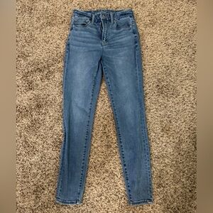 American Eagle Outfitters Blue Skinny Jeans it’s the AE77 jeans